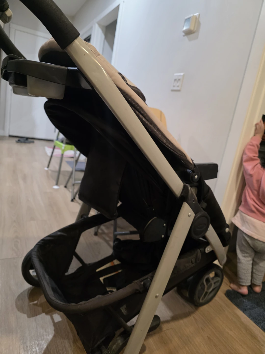 Graco Stroller - Black and Tan - photo 2