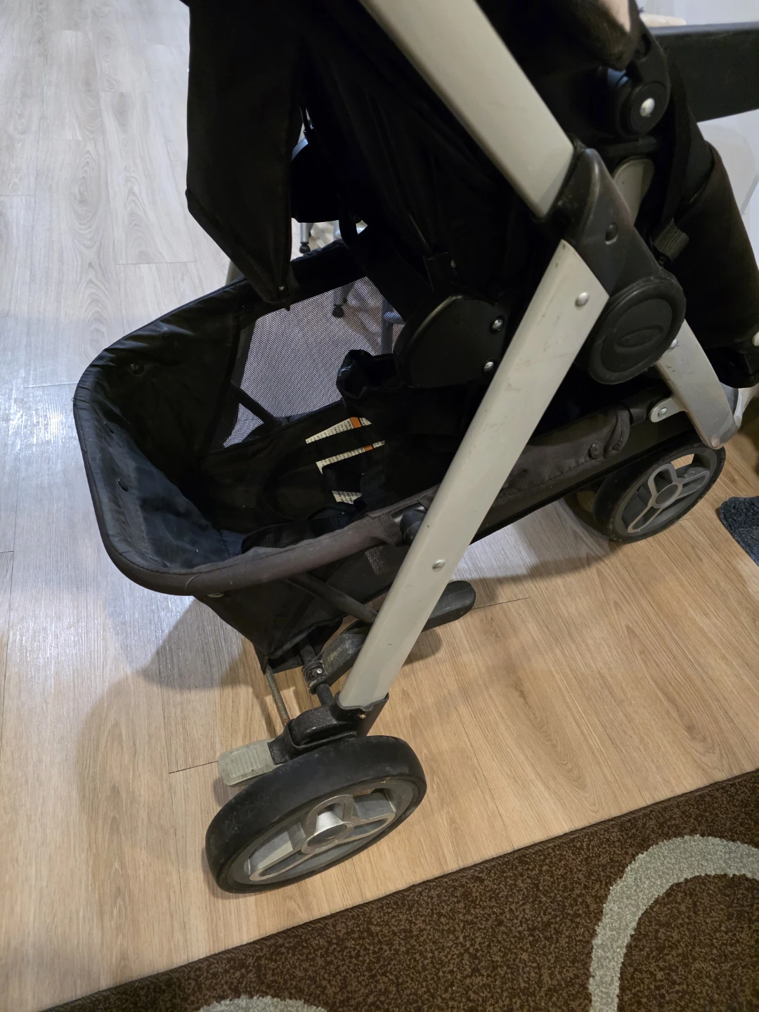 Graco Stroller - Black and Tan - photo 3