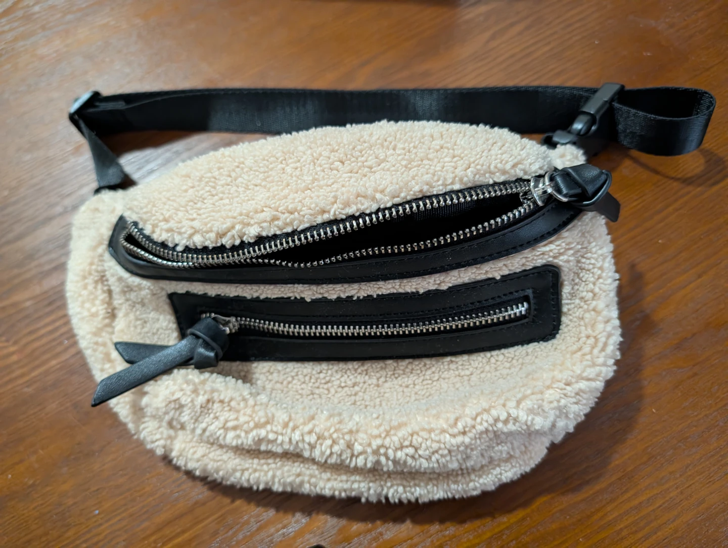 Forever 21 Sherpa winter Belt Bag🏆 - photo 2