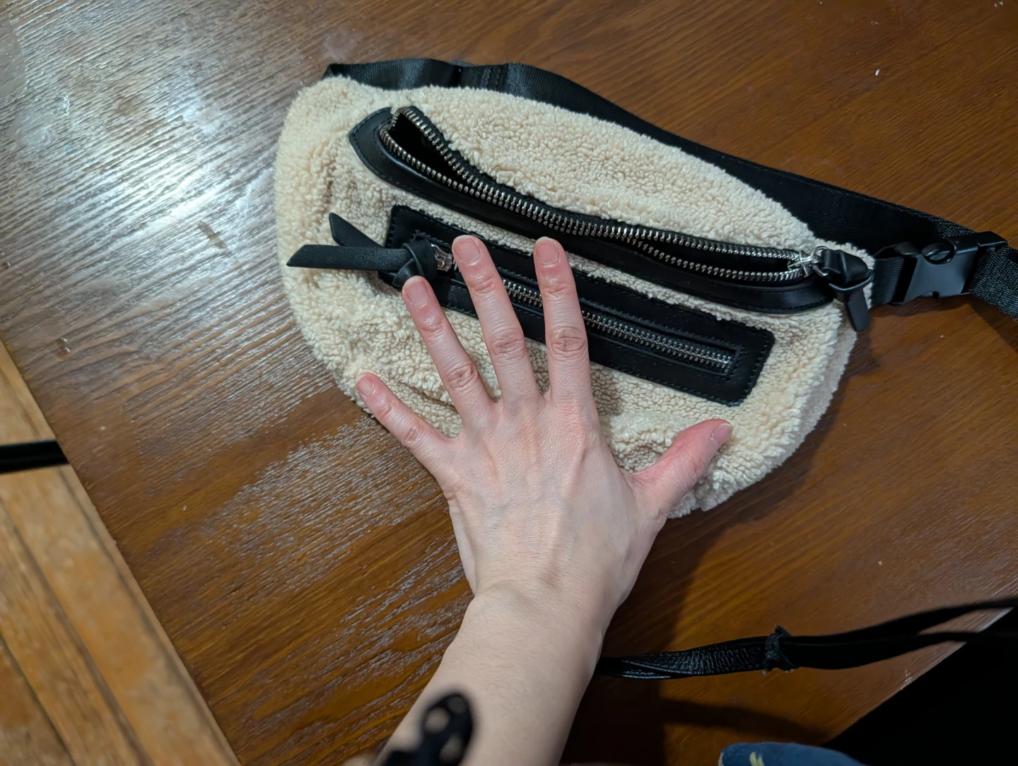 Forever 21 Sherpa winter Belt Bag🏆 - photo 5