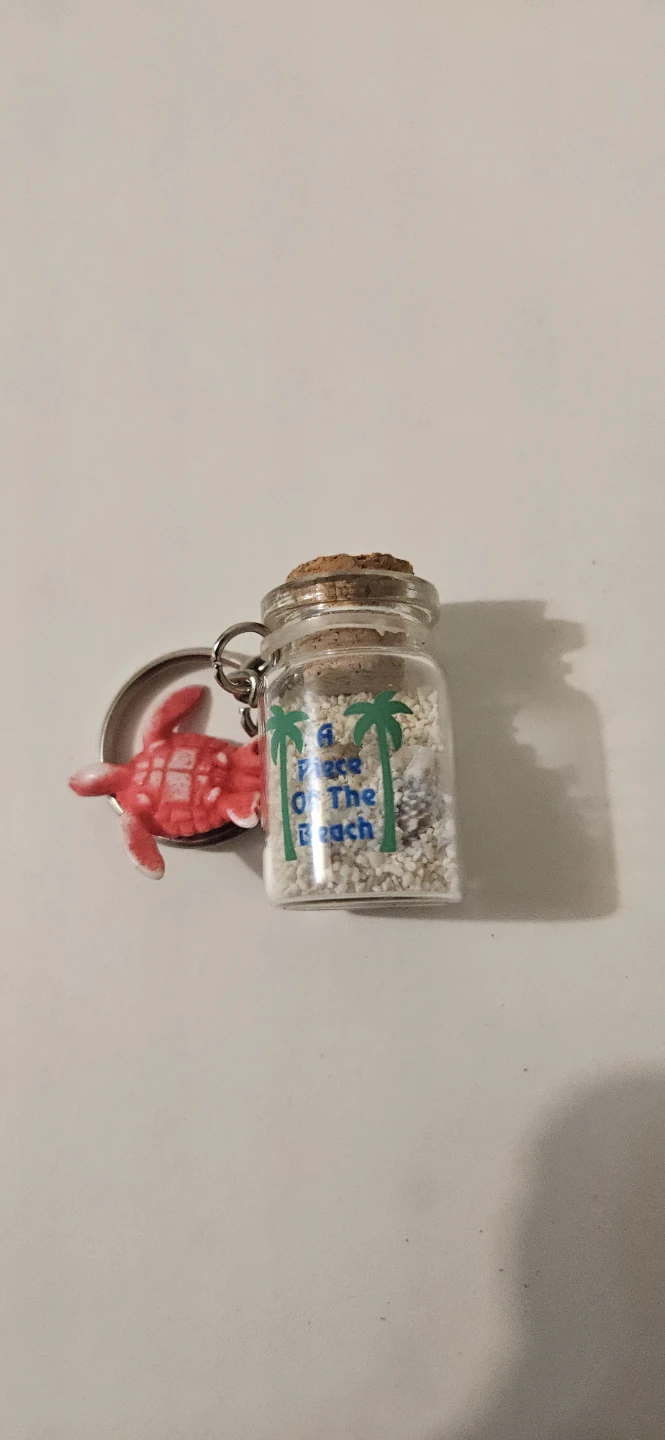 🥕St. Kitts &  Keychain with "A Piece Of The Beach" Bottle