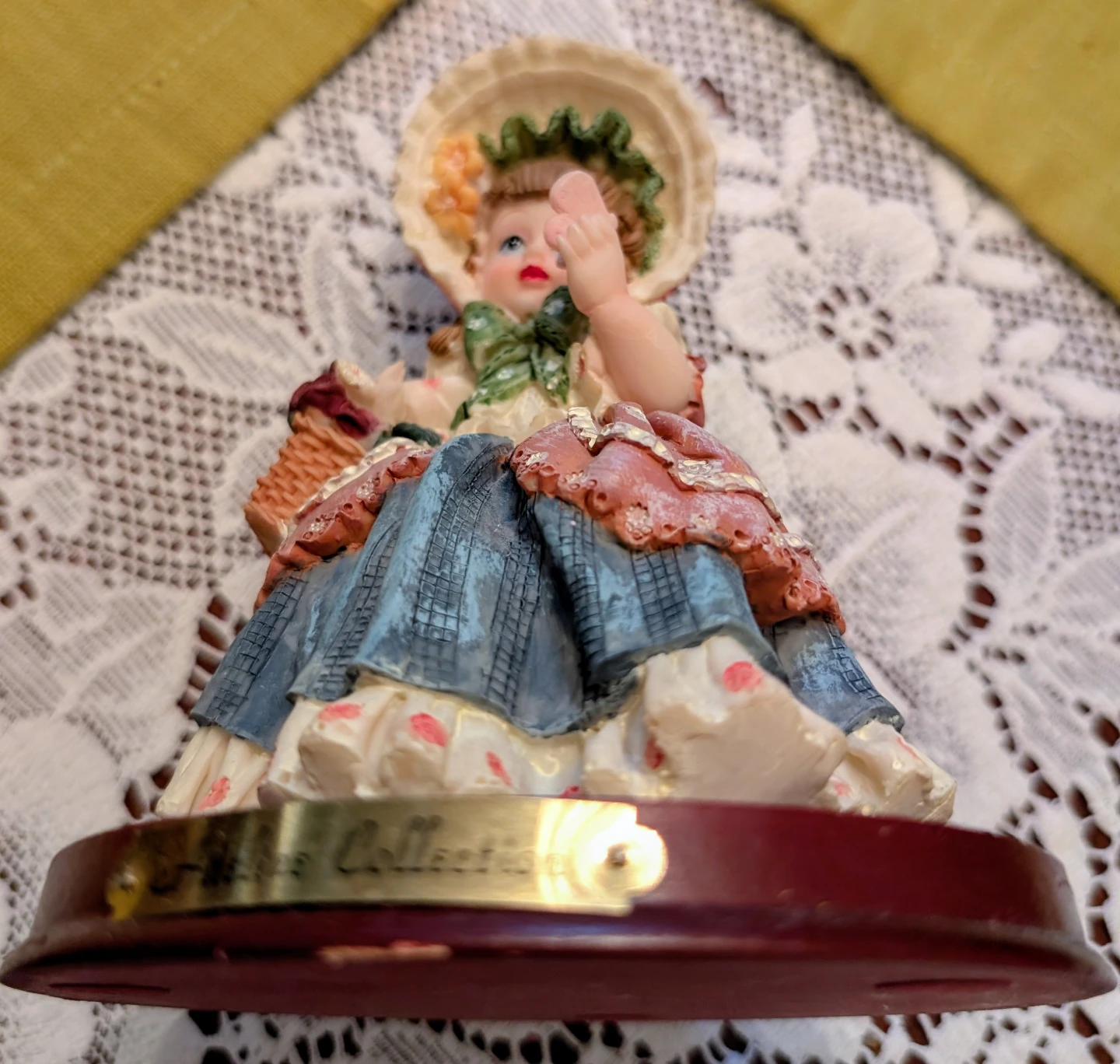 Adeline Collection Figurine - Victorian Girl with Basket - photo 3