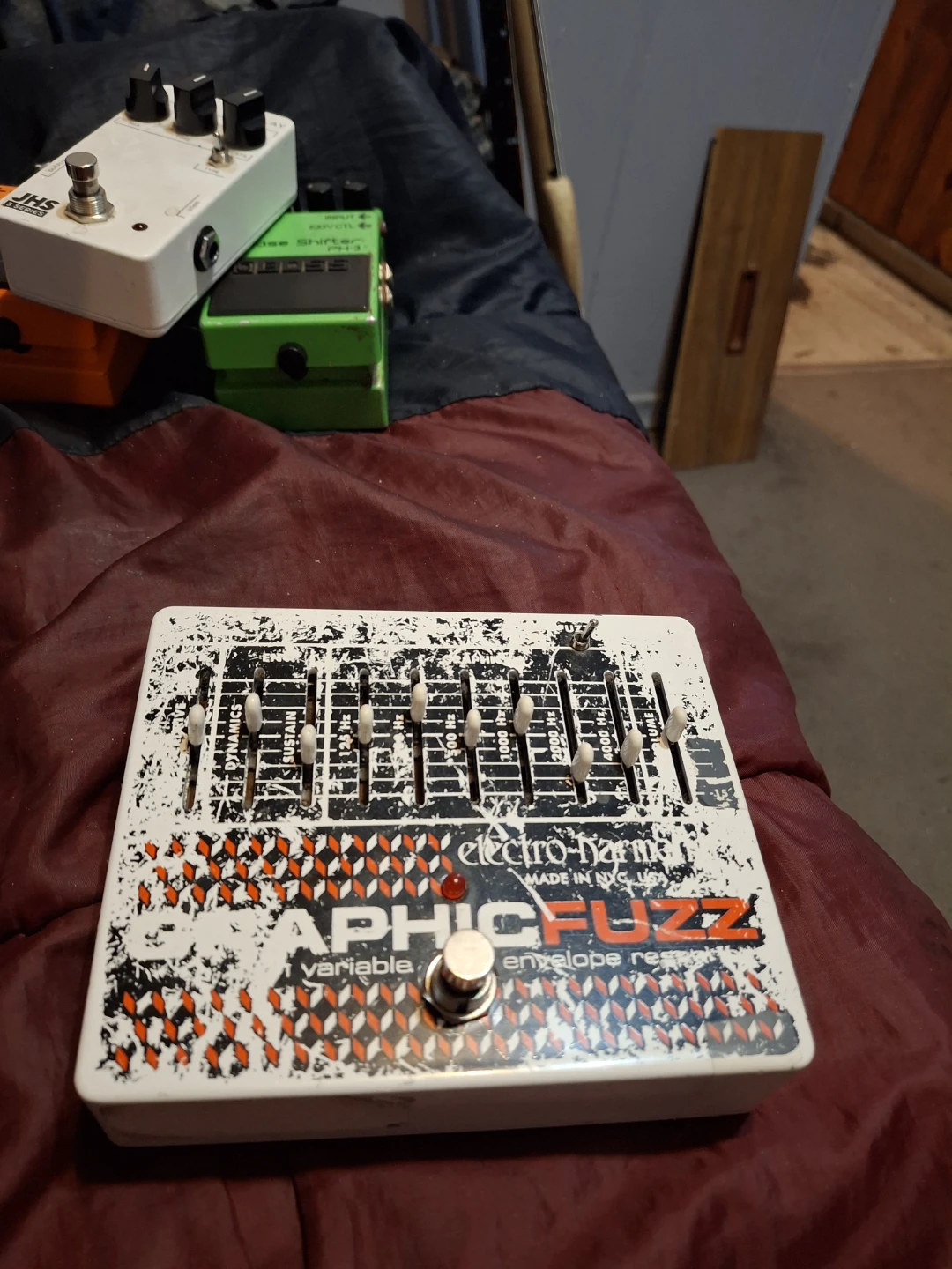 Electro-Harmonix "APHICFUZZ" Variable Envelope Resonator - photo 2