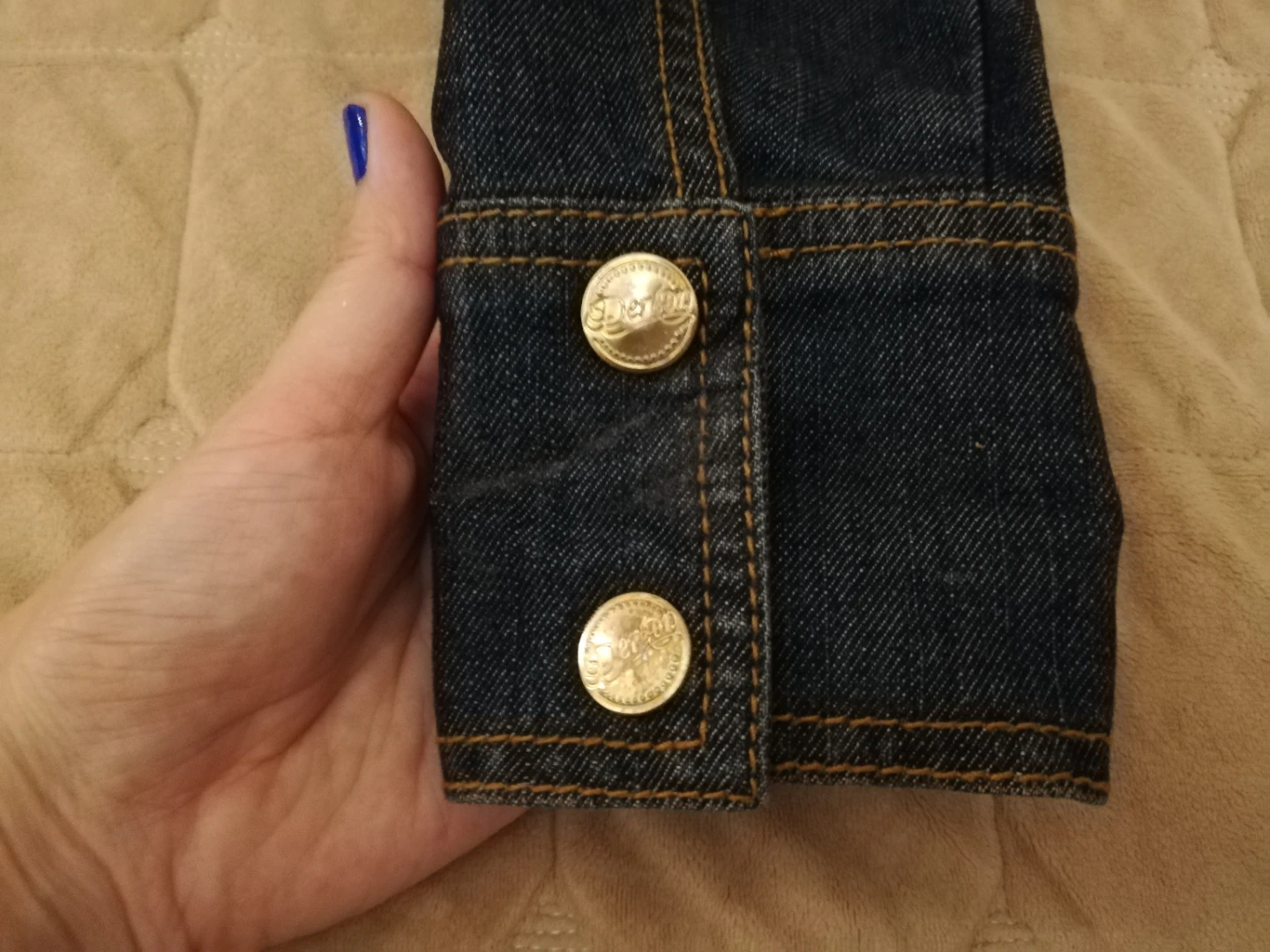 RARE Dereon Beyonce Denim Jacket w. Gold Details 🏆 - photo 4