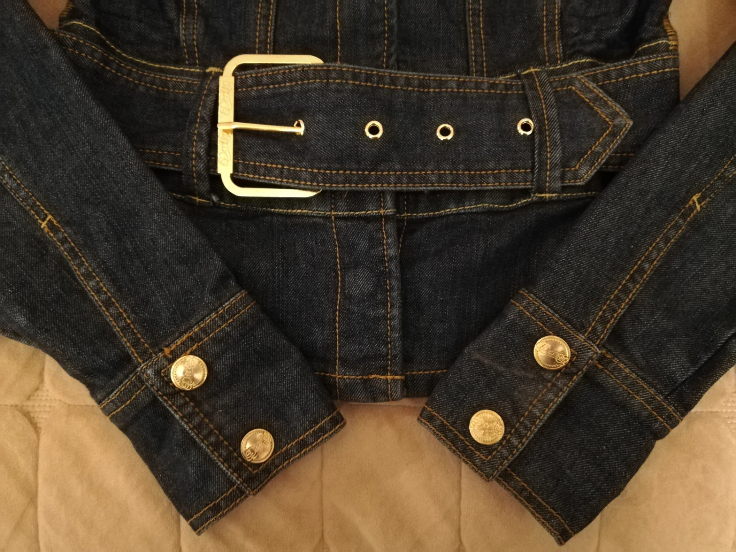 RARE Dereon Beyonce Denim Jacket w. Gold Details 🏆 - photo 3
