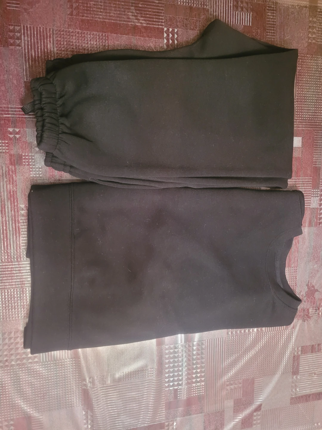 Black Sweatshirt and Sweatpants Set - Size Medium - photo 2