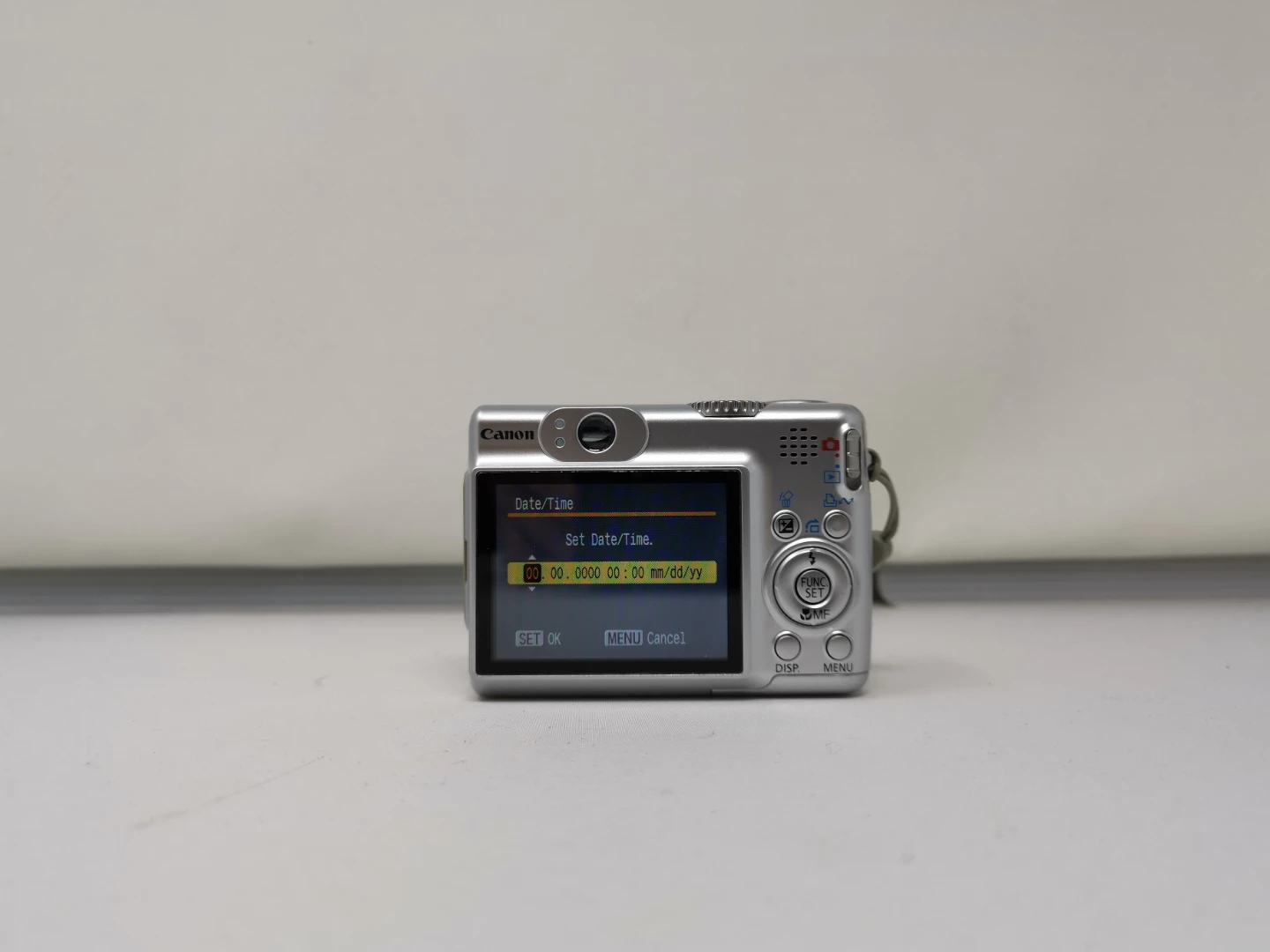 Canon PowerShot A570 IS Compact Digital Camera - photo 2