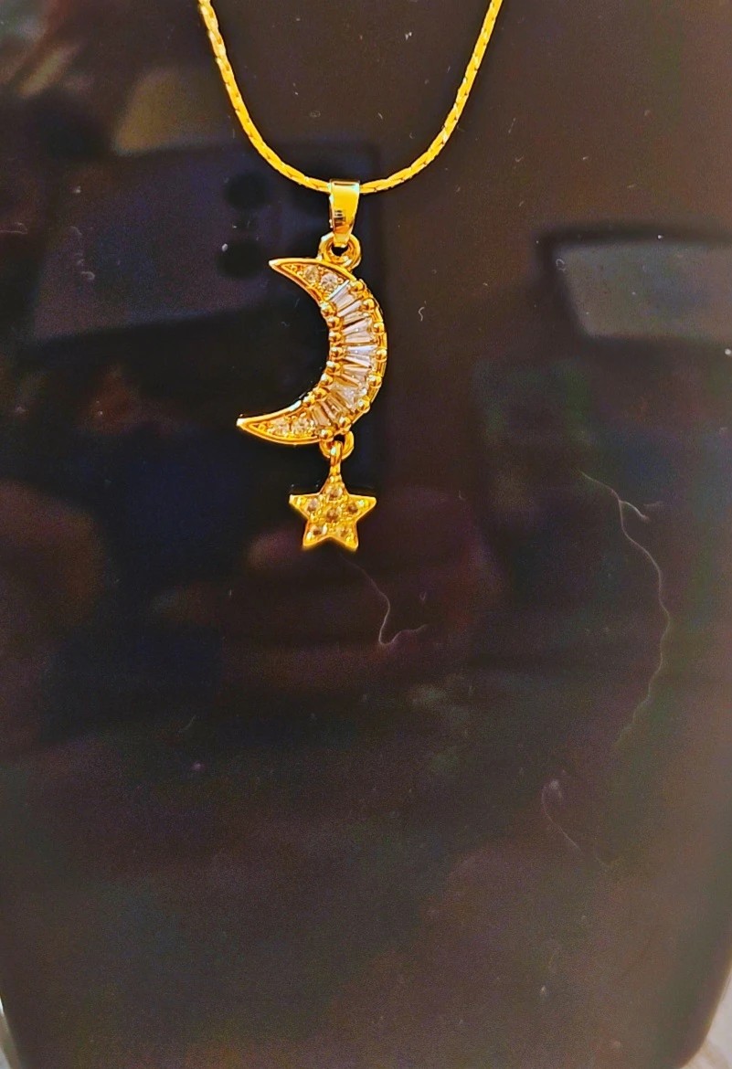 Gold Tone Pendant Necklaces - photo 4