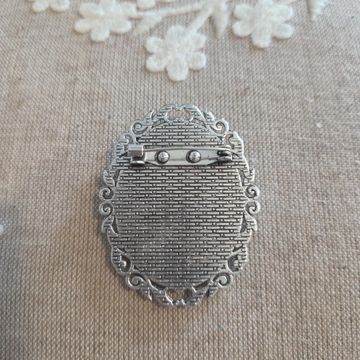 Embroidered Floral Brooch Pin - photo 2