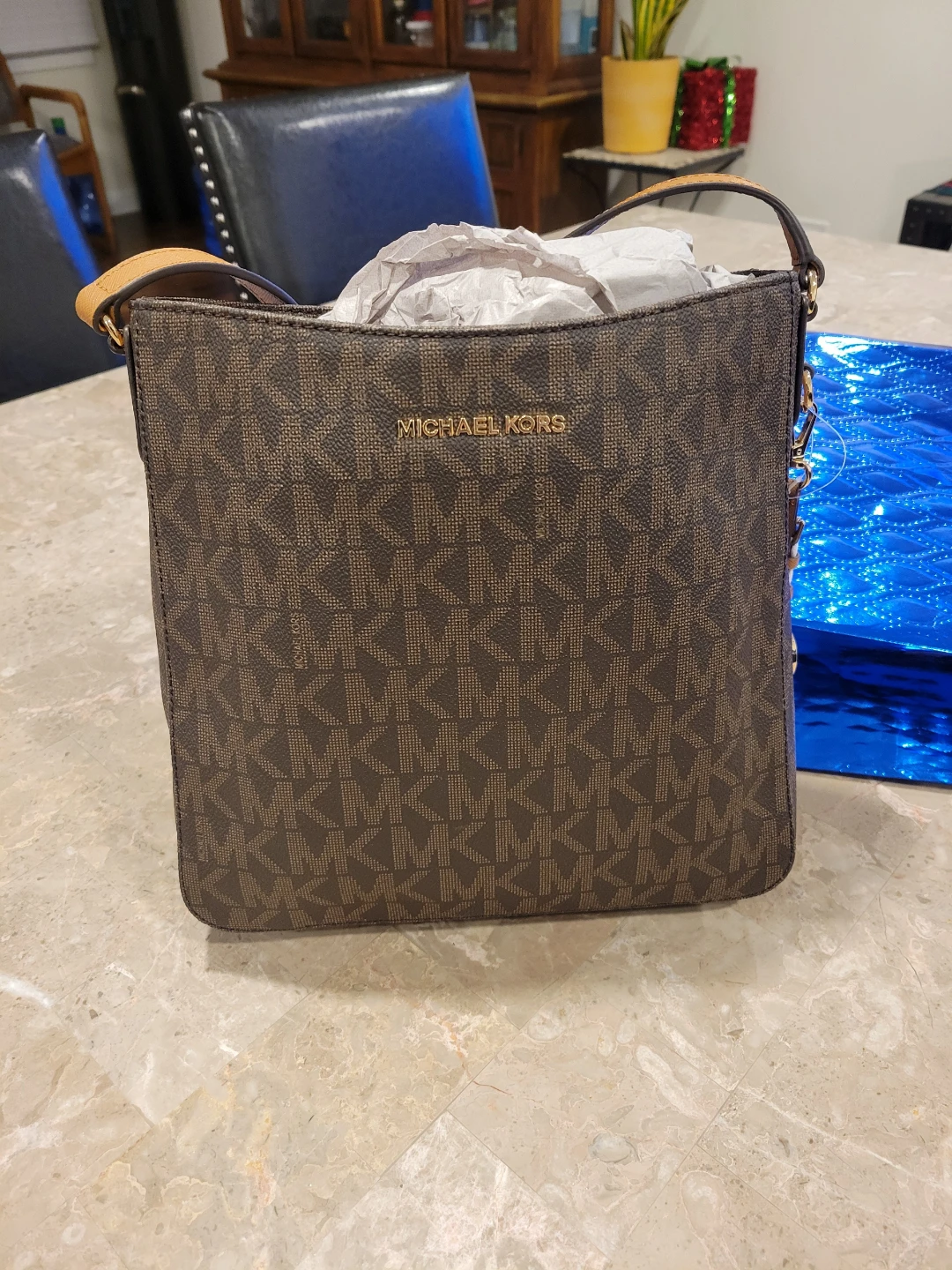 Michael Kors Jet Set Travel  Messenger Bag