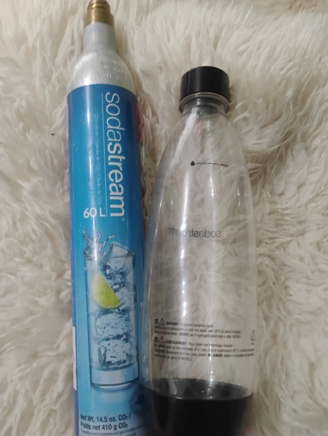 SodaStream Sparkling Water Maker with CO2 Canister and Bottle - photo 3