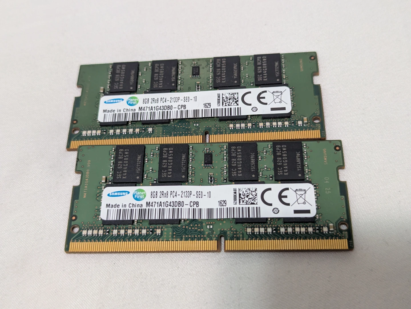 (Non working) 2x Samsung 8GB DDR4 SODIMM Laptop RAM PC4-2133P