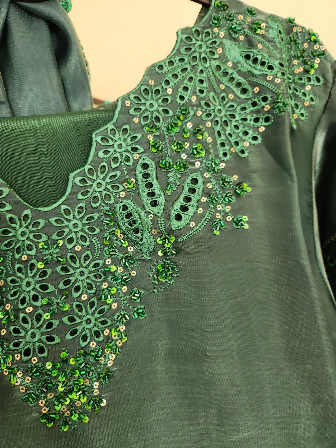 Luxurious sheesha silk suit - photo 3