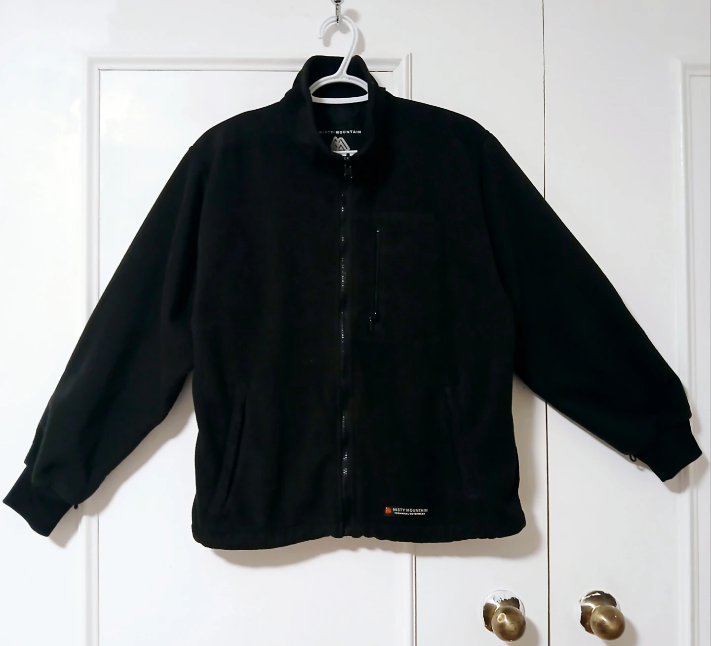 Women Medium Misty Mountain Black Fleece Zip-up Sweater