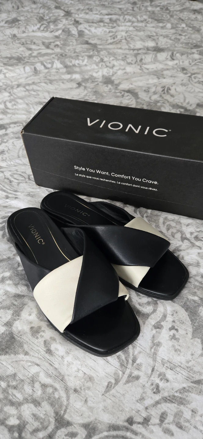 NEW Vionic Women's Miramar Slide Sandals Black/Cream Size 9