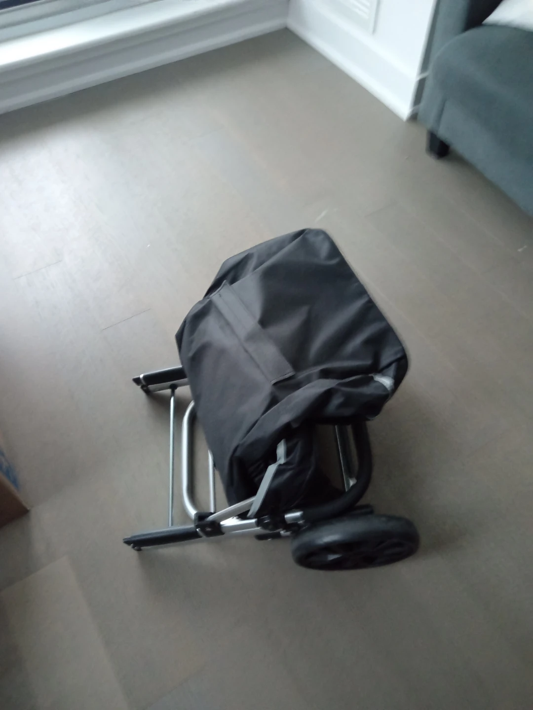 Compact Shopping Cart with Insulated Bag - photo 3