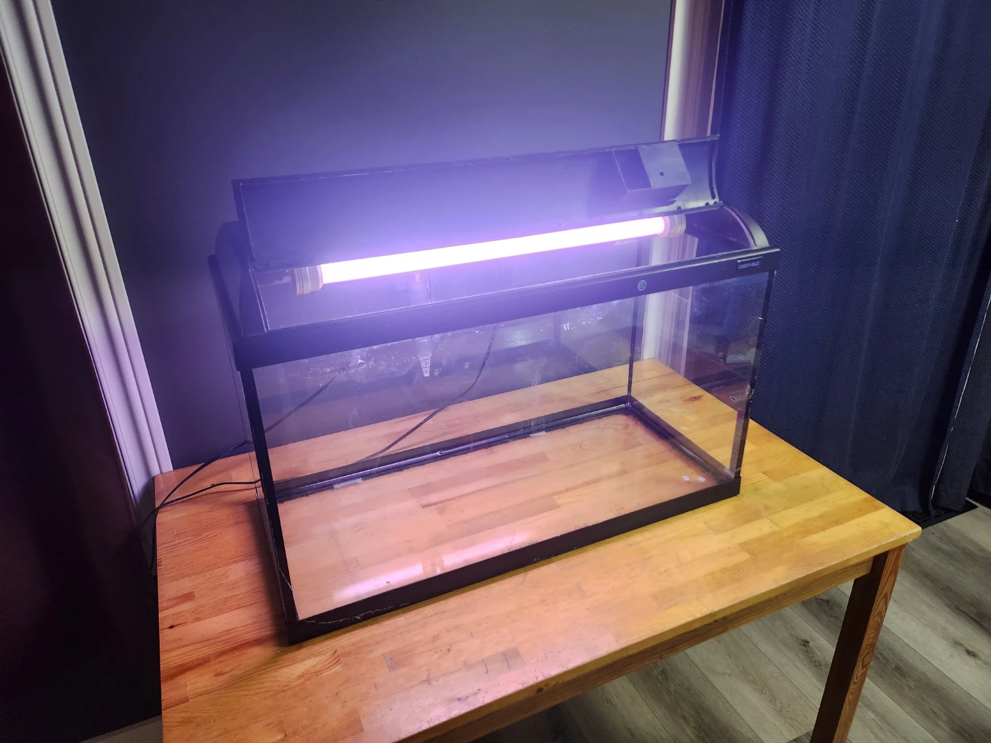 Aquarium Tank with Filter and Light (29 Gal) - photo 2