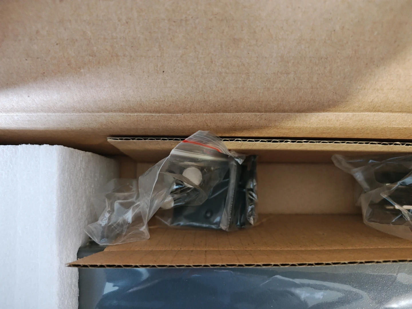 TP-Link JetStream 24-Port Gigabit Smart PoE+ Switch - photo 3