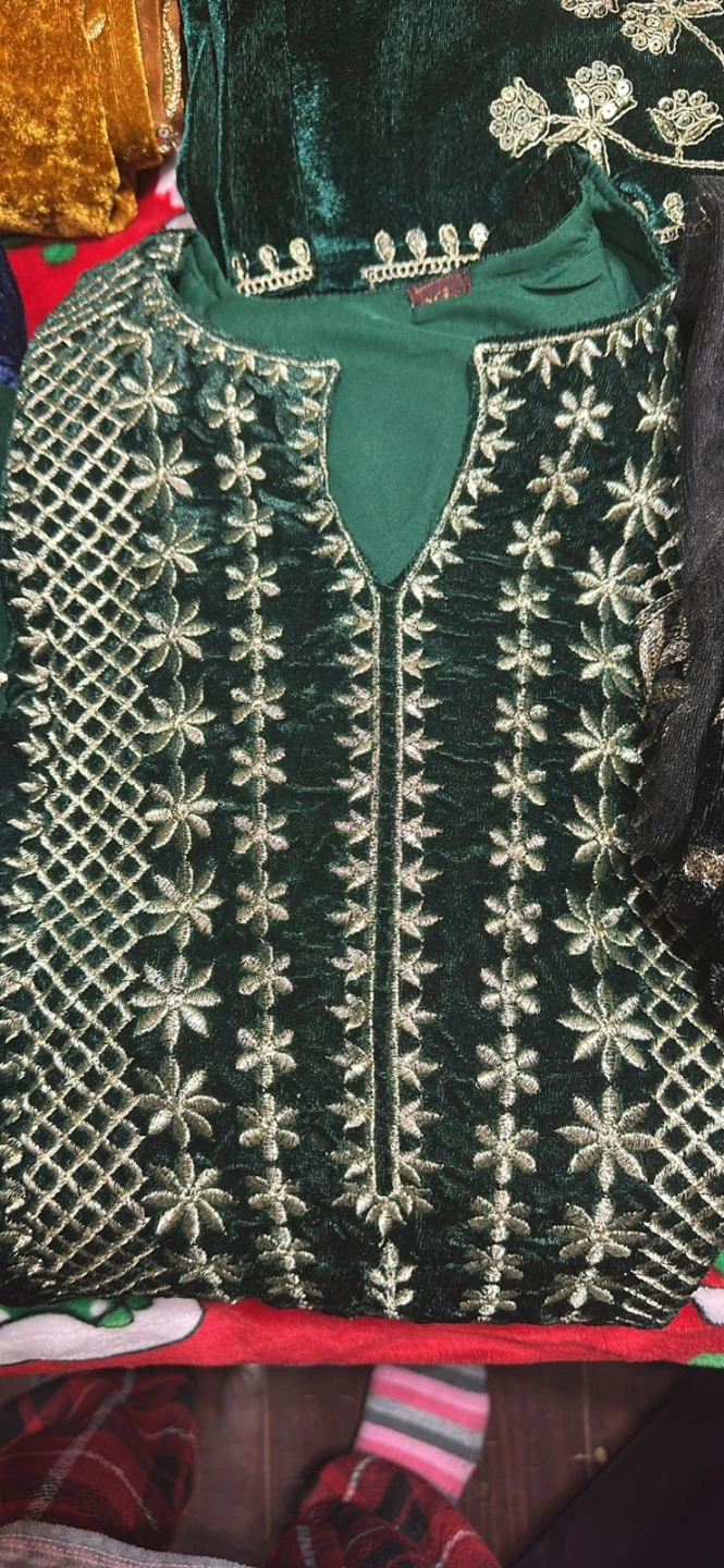 Embroidered Velvet Kurti Set - photo 5
