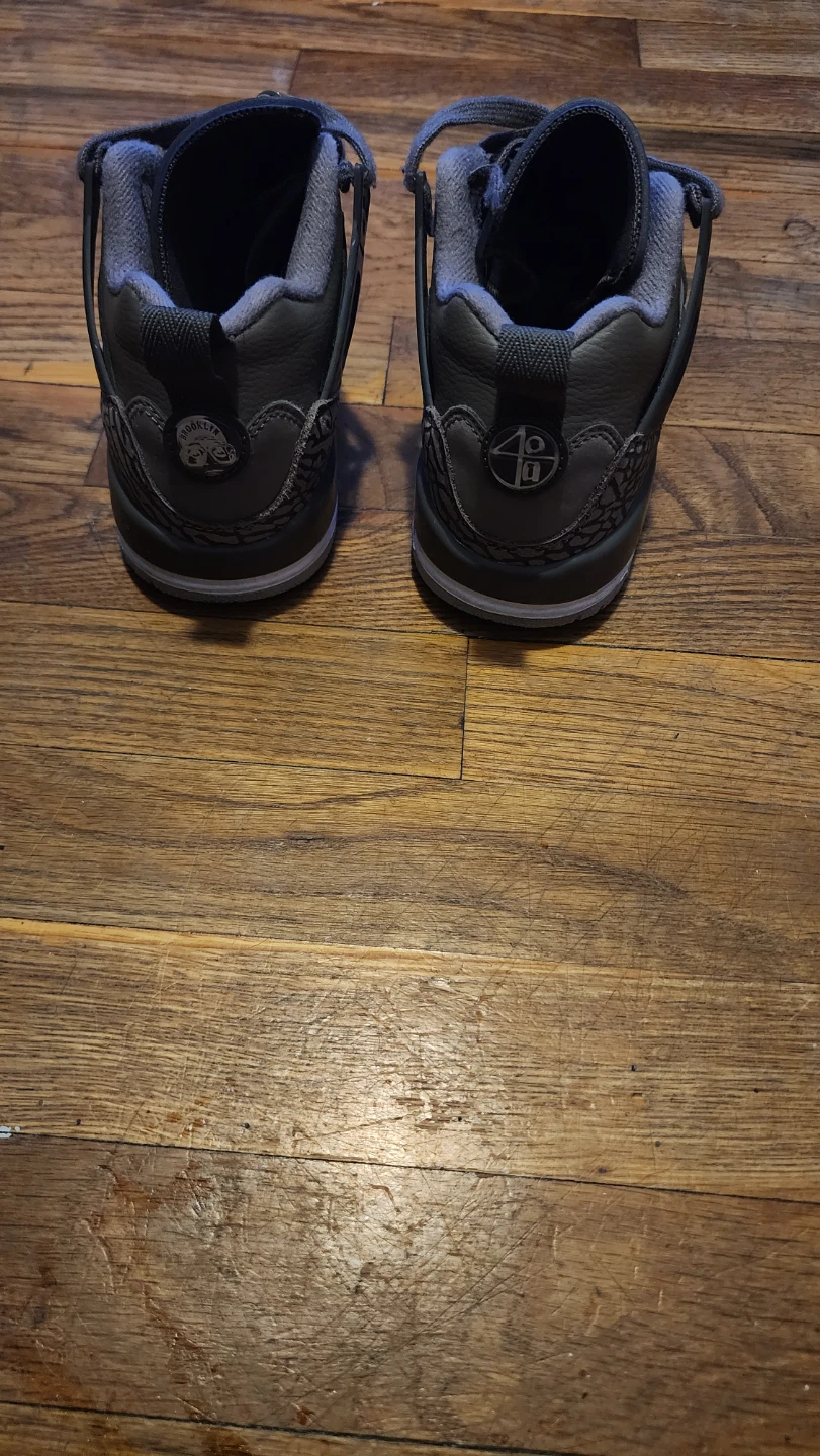 Air Jordan 3 Retro sneakers - photo 3