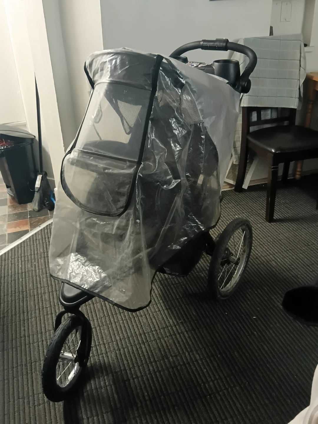 Graco Jogging Stroller with Rain Cover - photo 3