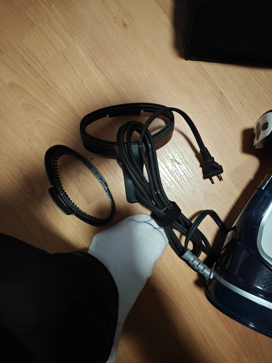 Rowenta Handheld Steamer - photo 2