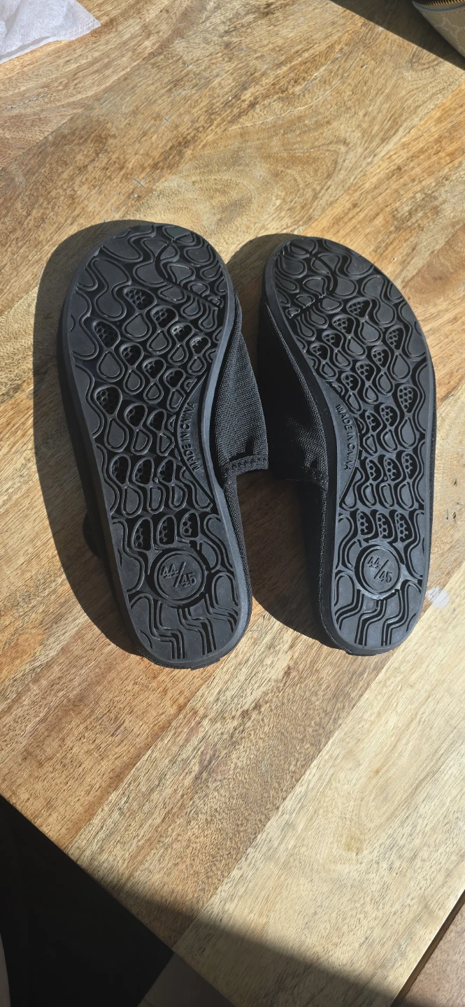 Black Mesh Slim Aqua Shoes – Size 44 - photo 2