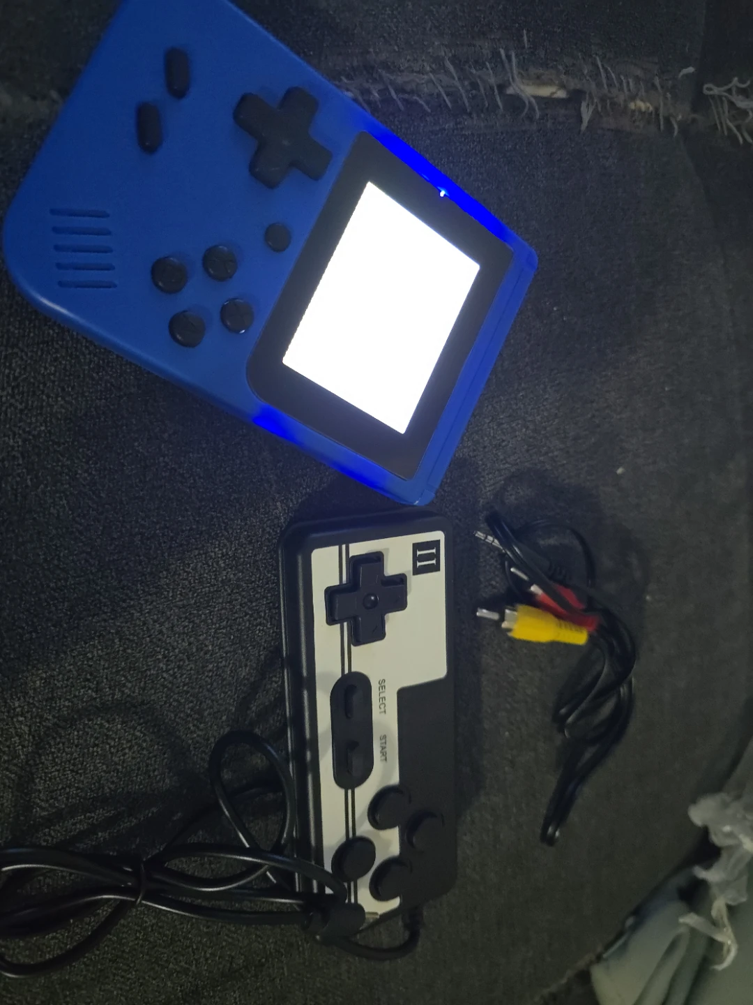 400 in 1 Handheld Game Console Brand New ON SPRING SALE - photo 3