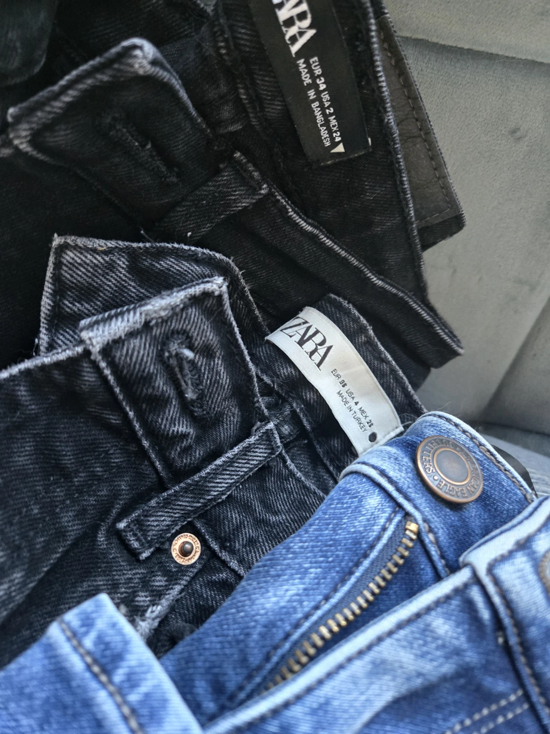 $10 three Women's Jeans (2 Zara, 1 American Eagle) - photo 2