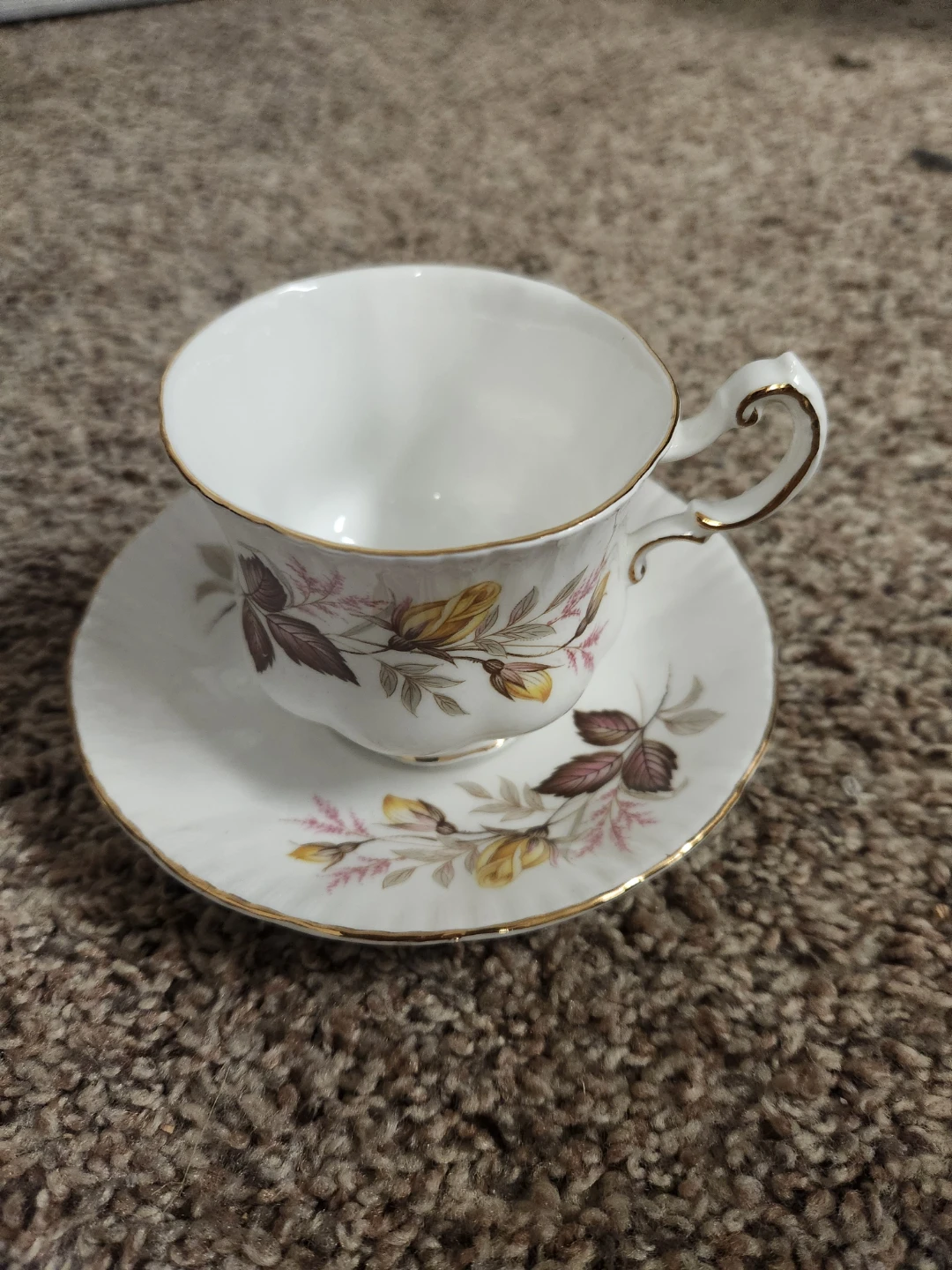 Queen Anne & Royal Standard Bone China Teacups and Saucers - photo 4