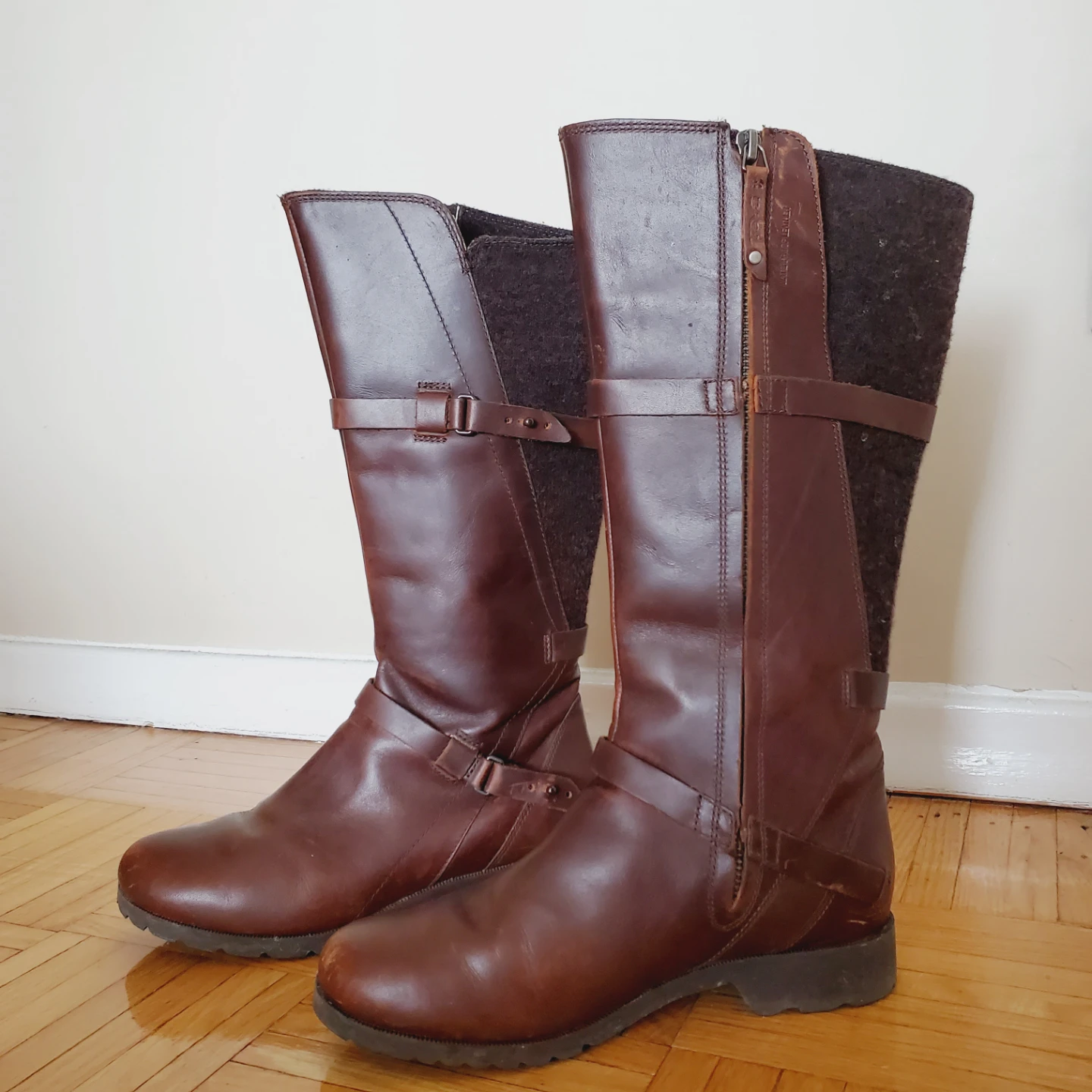 🥕Teva Brown Leather and Wool Tall Boots