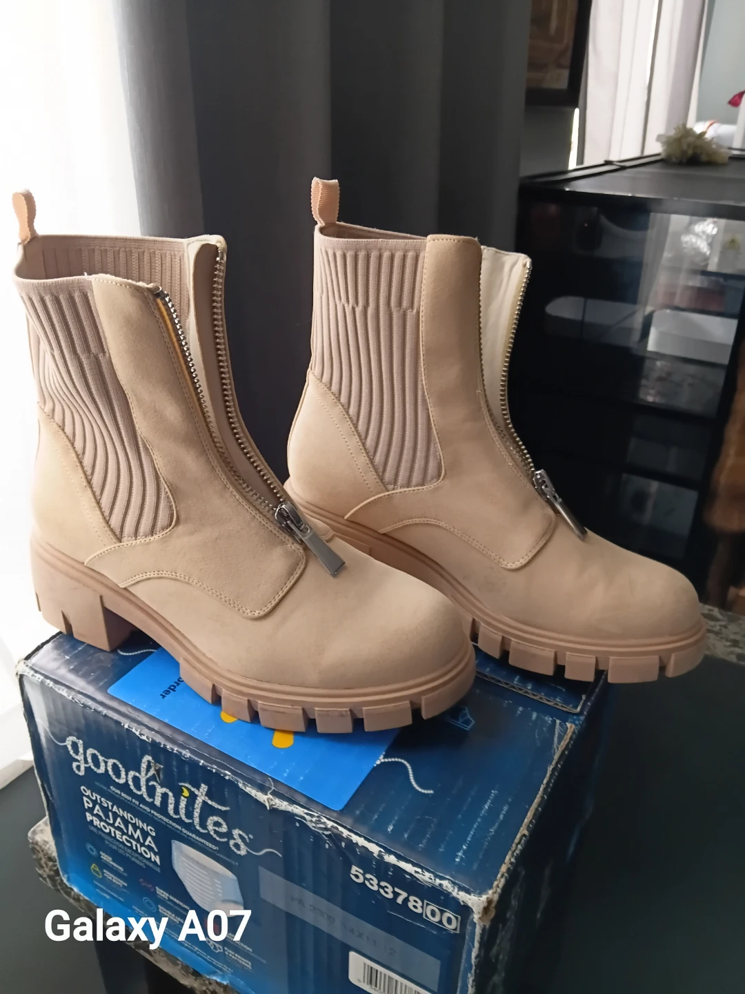 Women's Tan Zip-Front Ankle Boots - photo 5