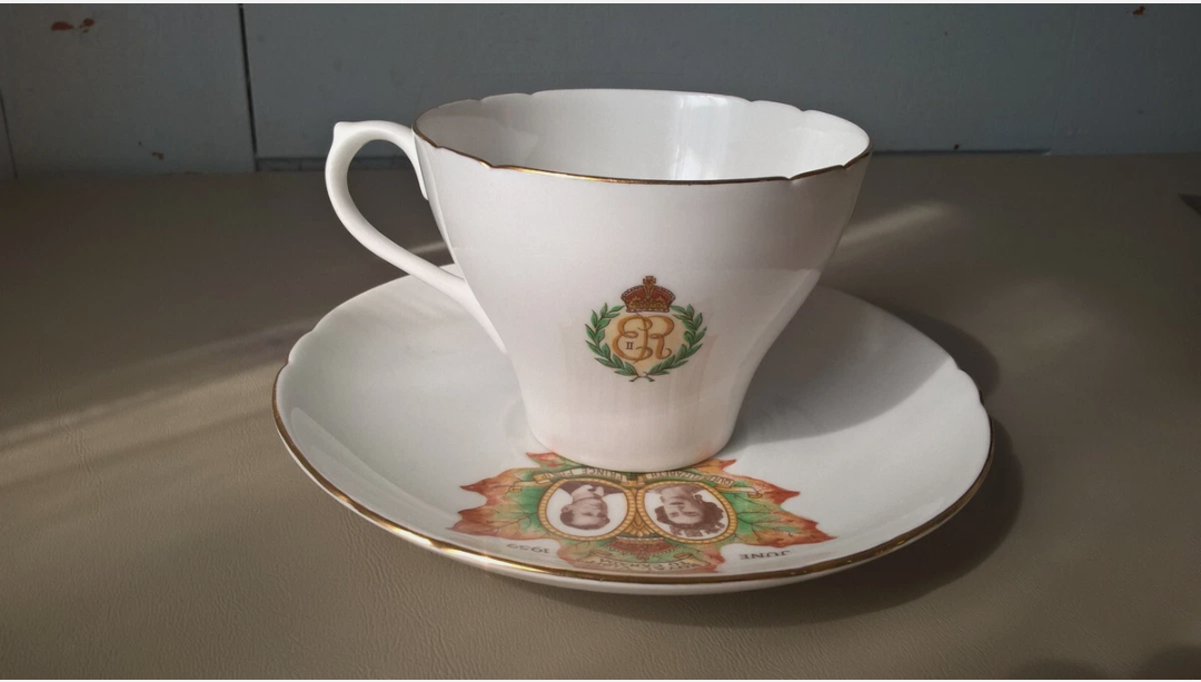 Queen Elizabeth Prince Philip Canada Teacup & Saucer - photo 3