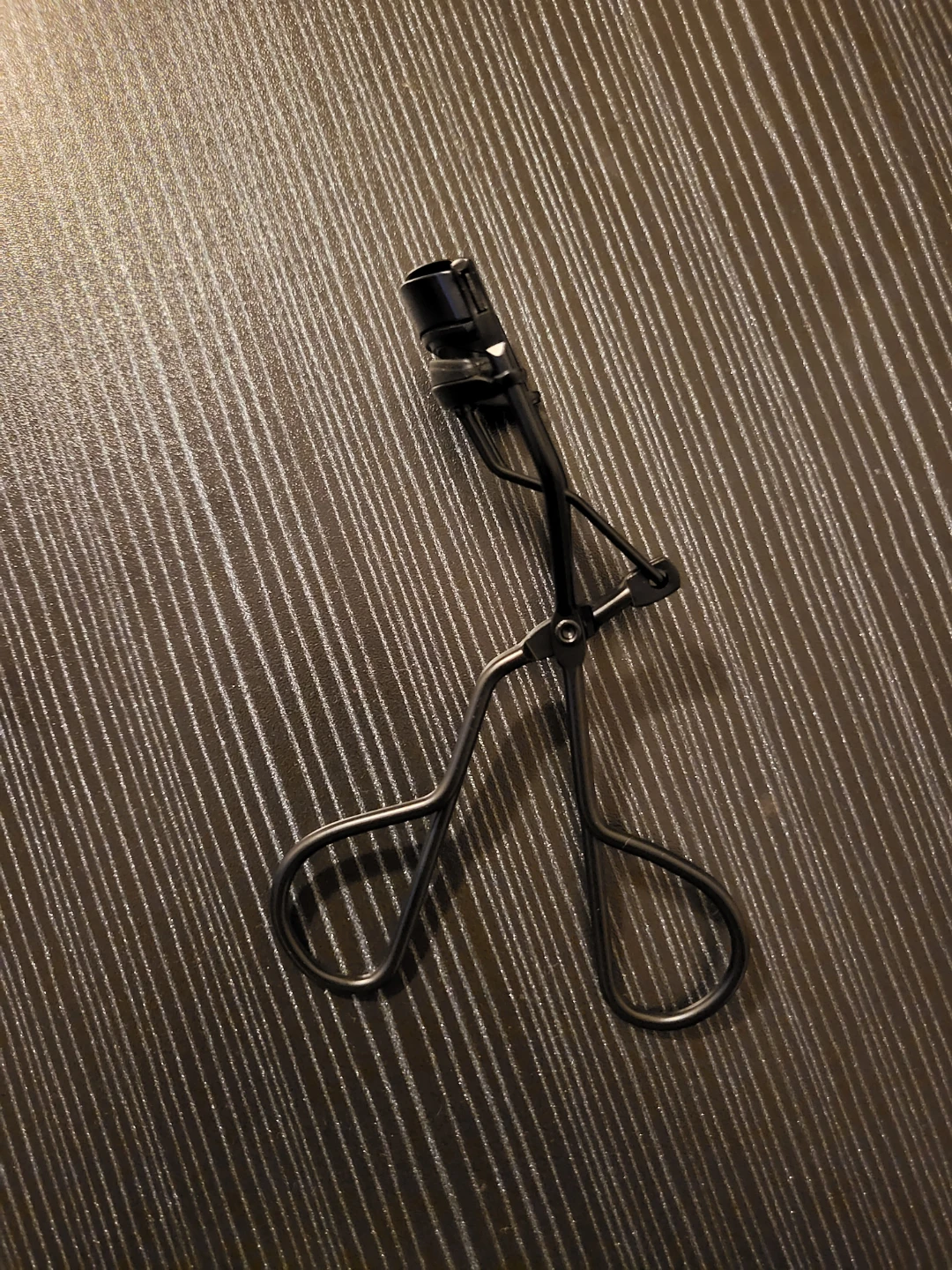 Black Eyelash Curler - photo 2