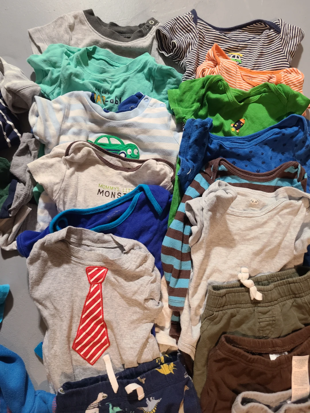 Bundle of Baby Boy Clothes, 12 months 🥕 - photo 4