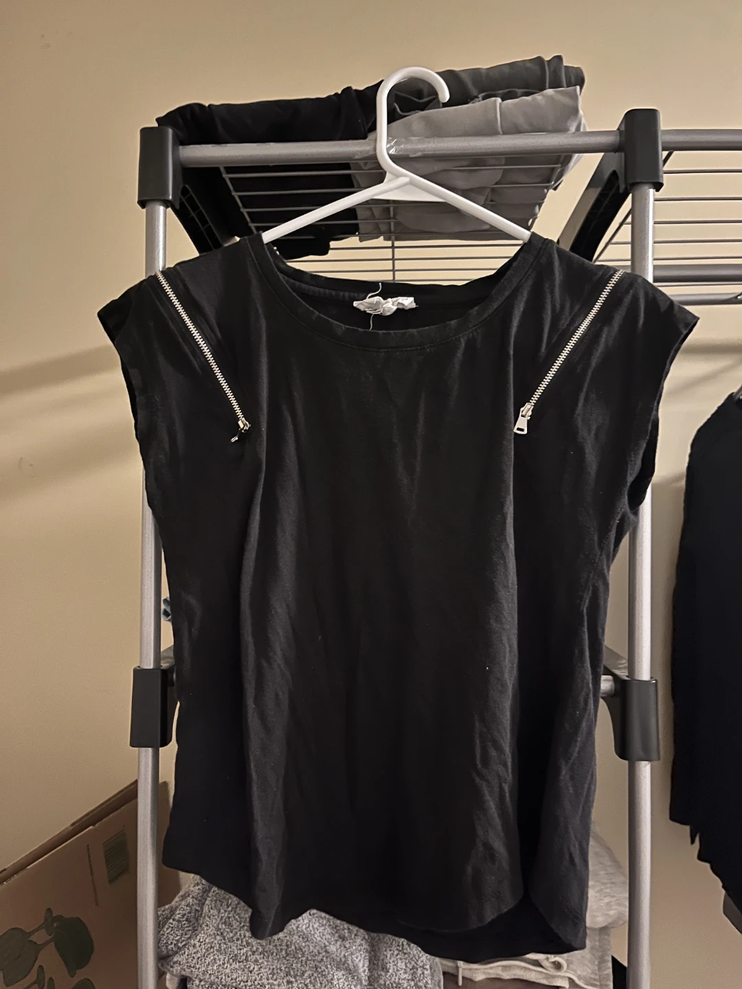 Black T-Shirt with Zipper Details - photo 2
