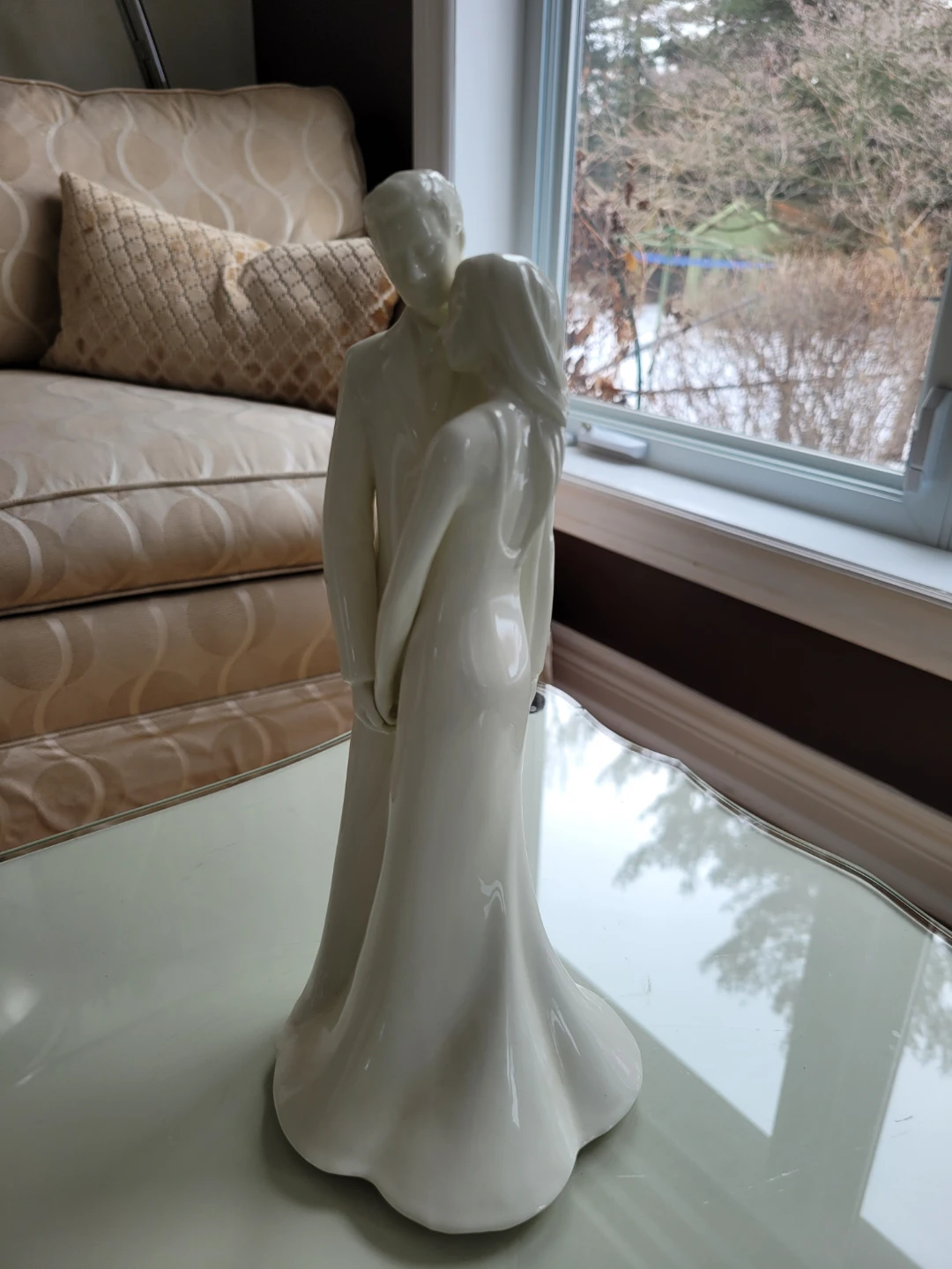 Royal Worcester Happy Anniversary Couple Figurine - photo 2