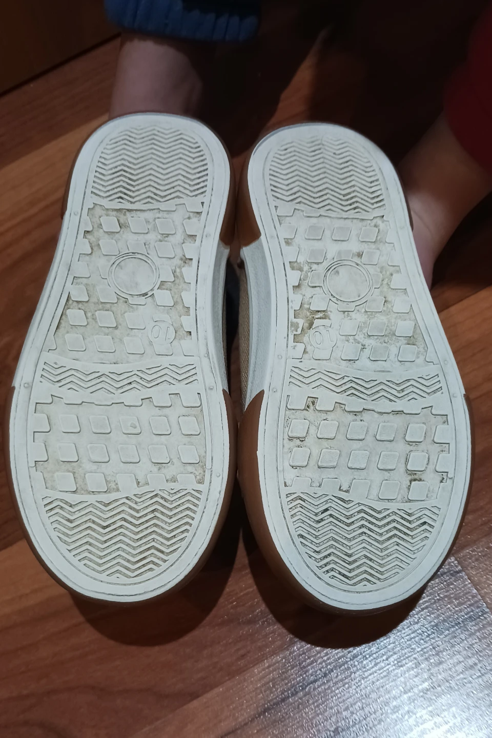 🏆Old Navy Kids Tan Hook and Loop Sneakers - photo 2