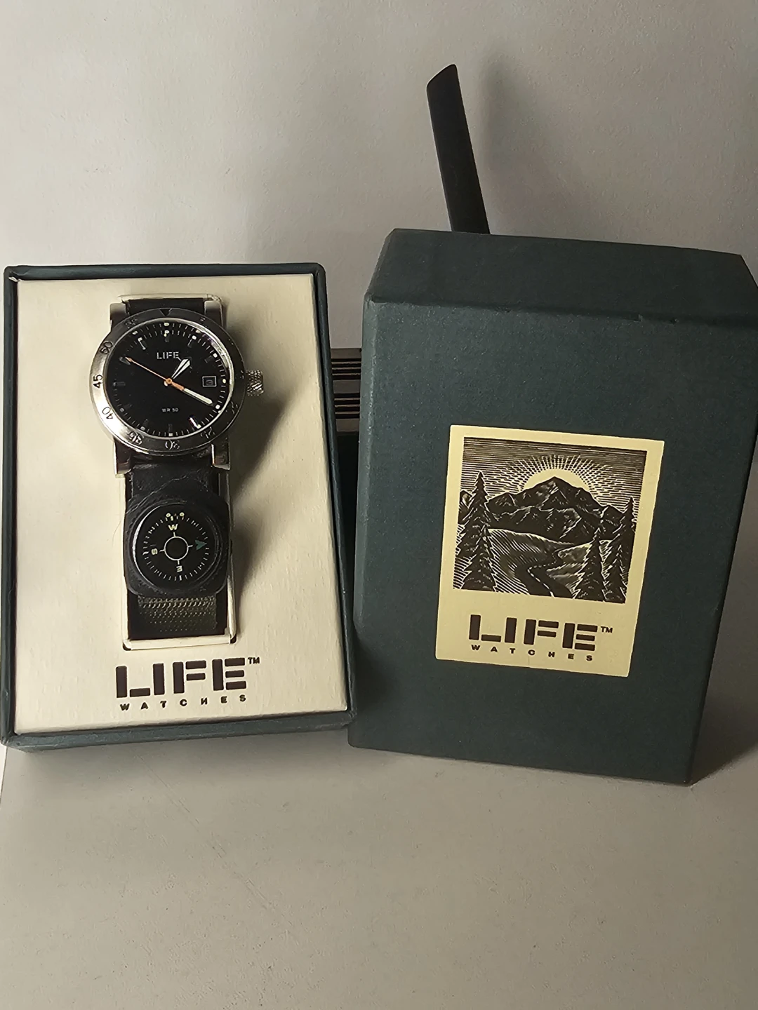 LIFE Watches - Men's Watch with Compass