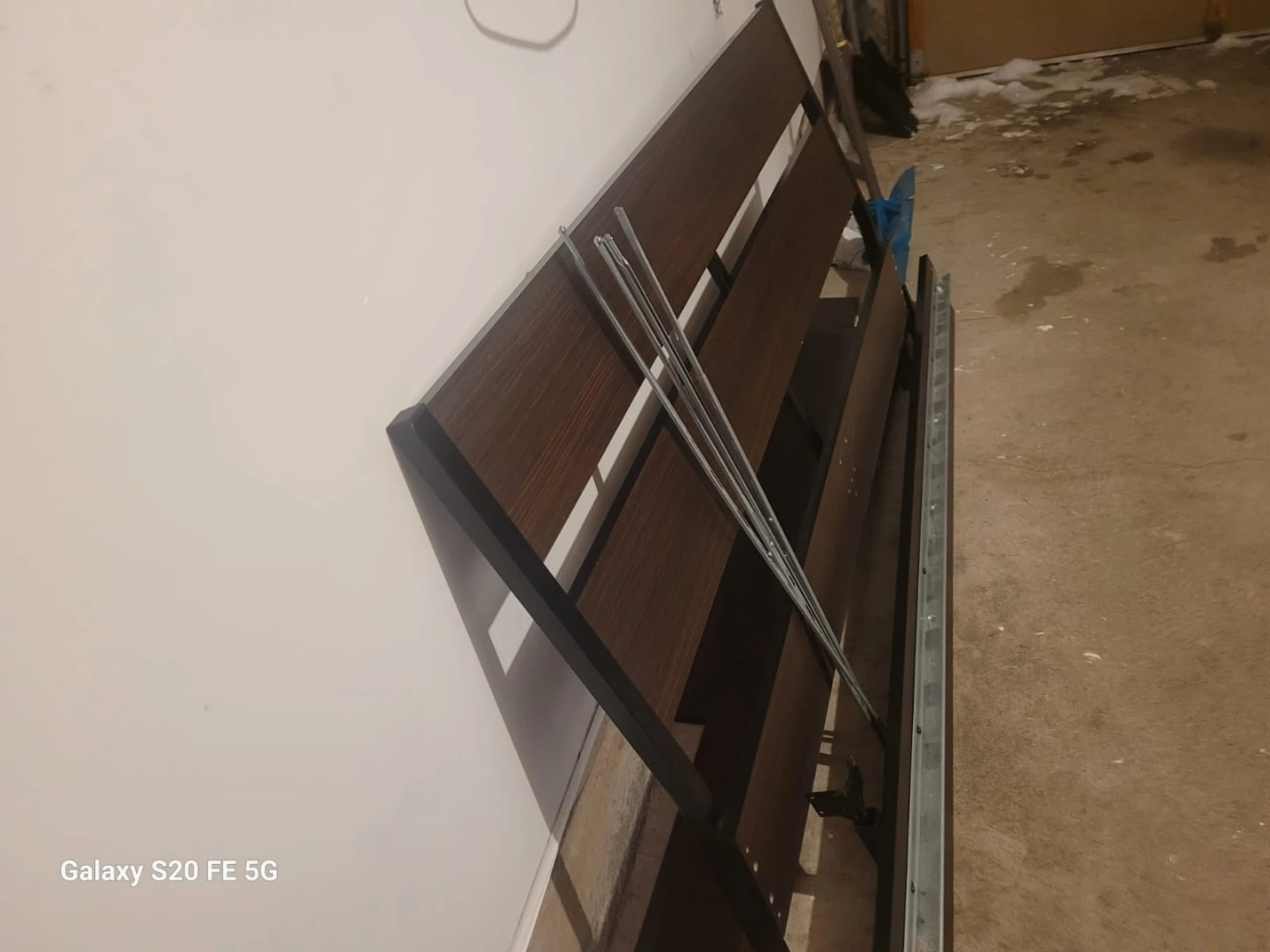 Queen bed frame - photo 2