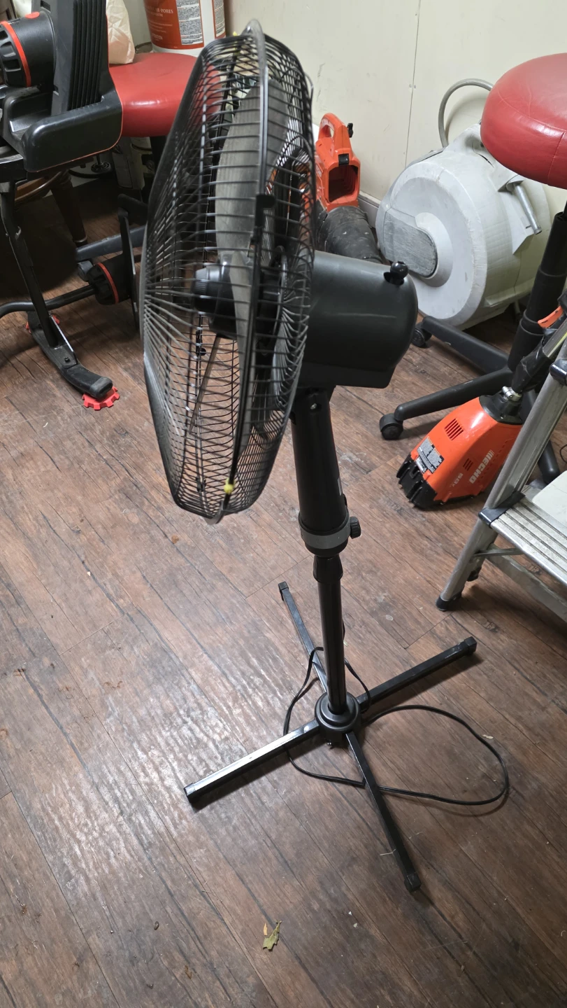 🥕  Black Oscillating Pedestal Fan carrot 🥕 - photo 2