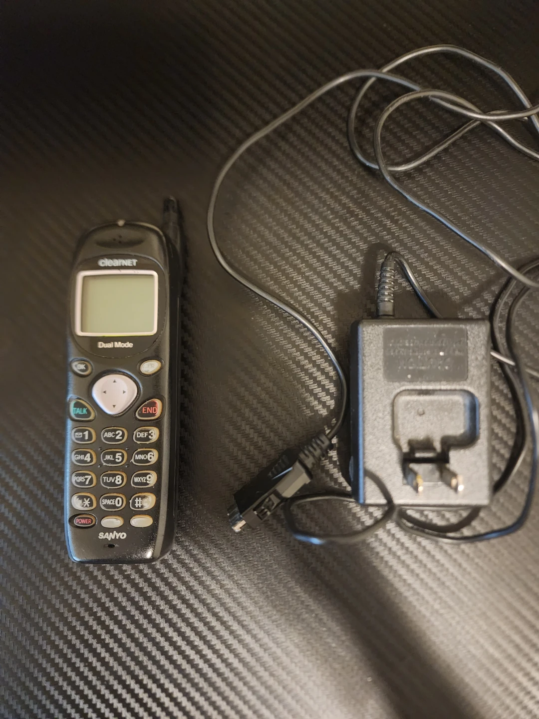 Sanyo SCP-4000 Cell and Charger - photo 3