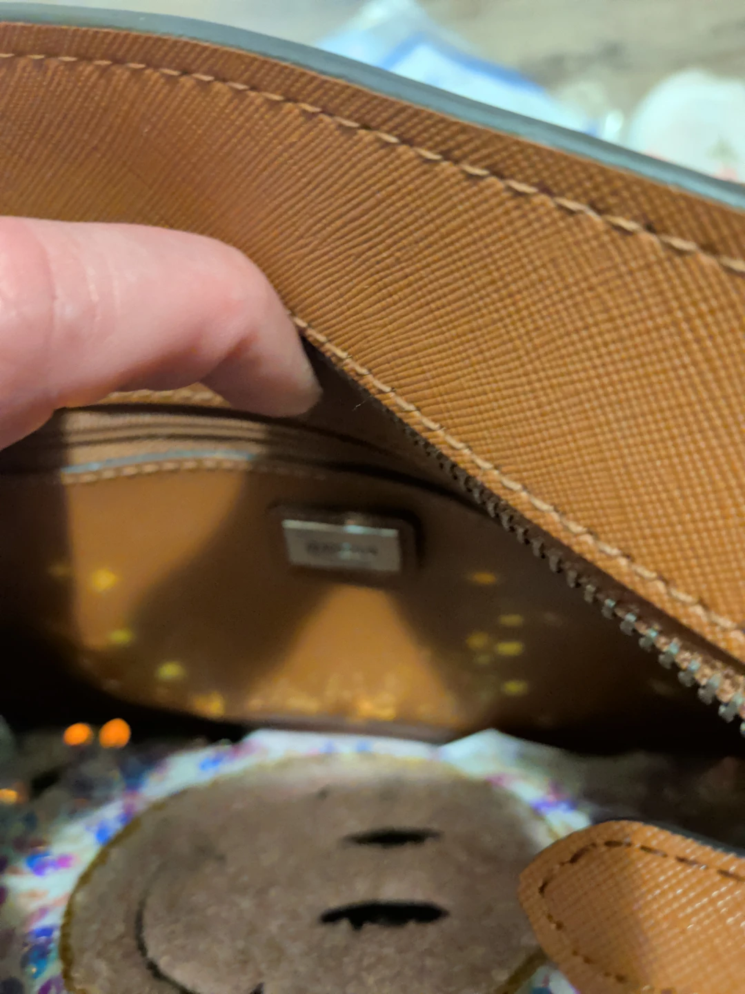Guess brown tote purse need trades or will sell - photo 4