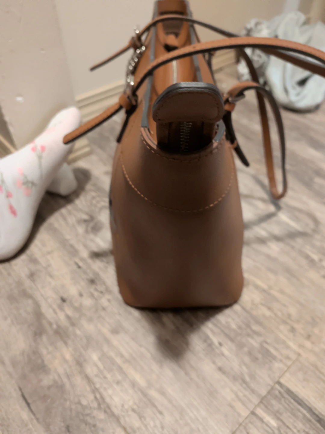 Guess brown tote purse need trades or will sell - photo 5