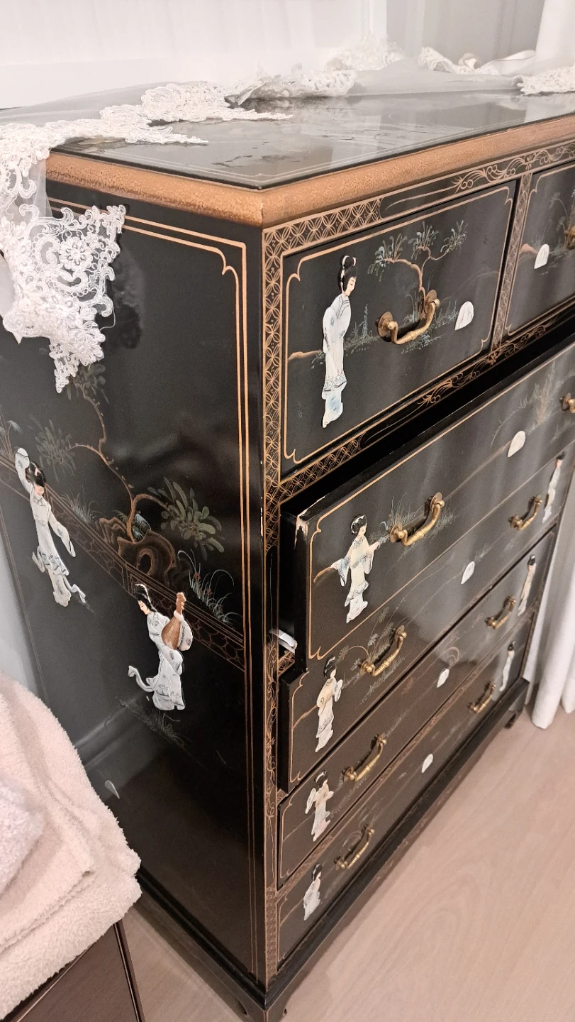 Vintage Black Lacquer Chest of Drawers with MOP Inlay - photo 5