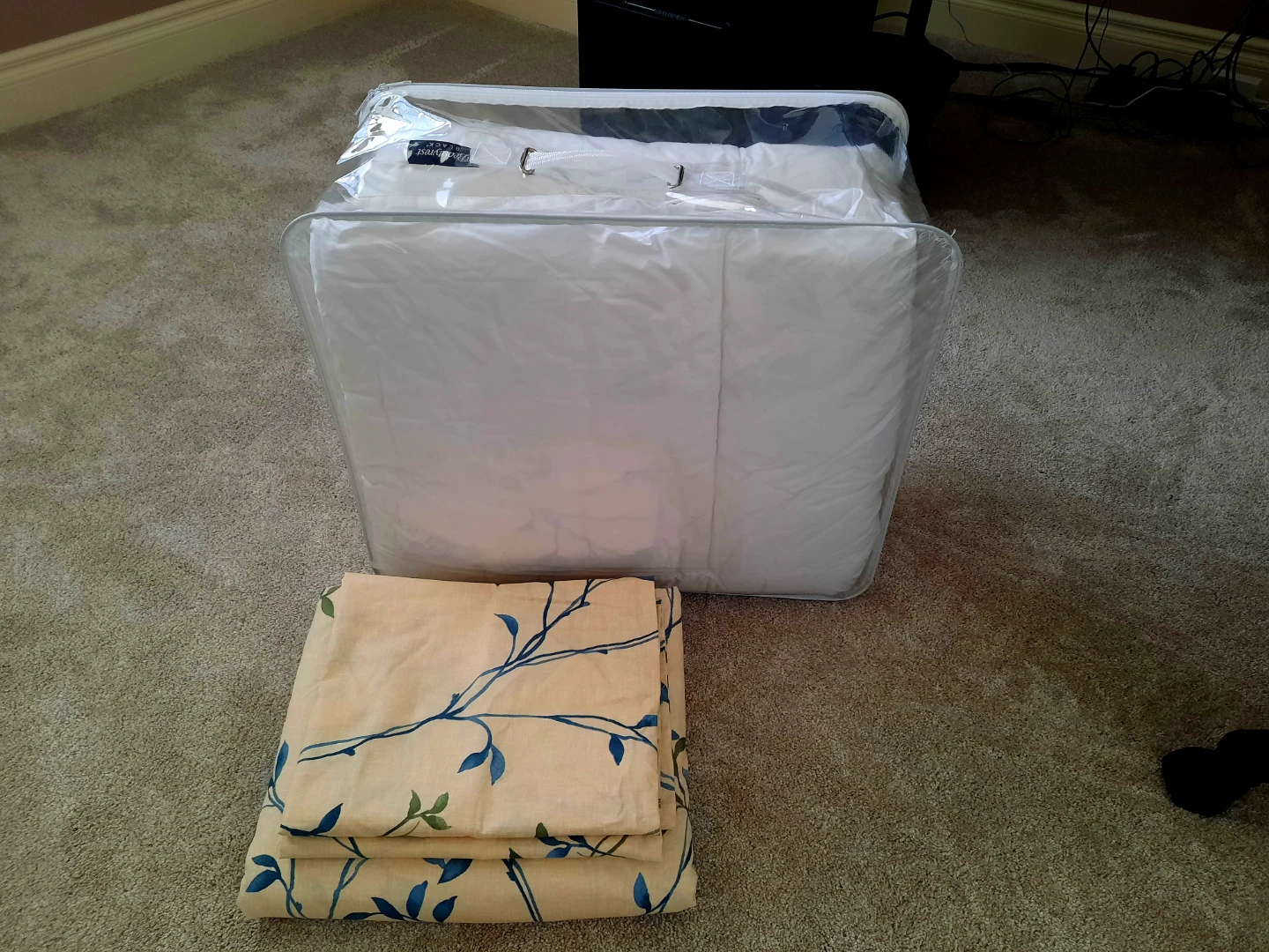 New Beautyrest queen cotton duvet, duvet cover and pillowcases