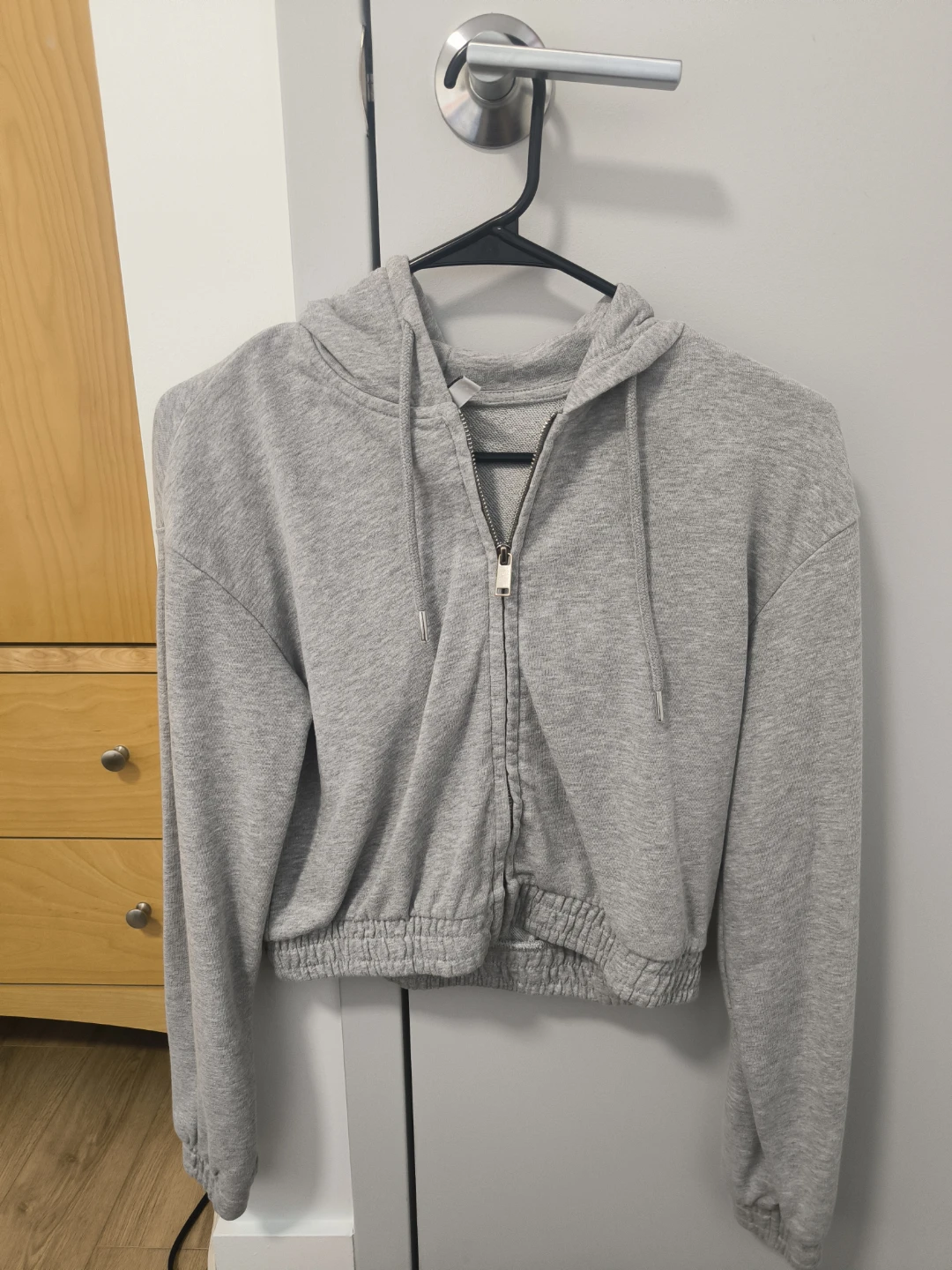Dividend Gray Cropped Zip-Up Hoodie