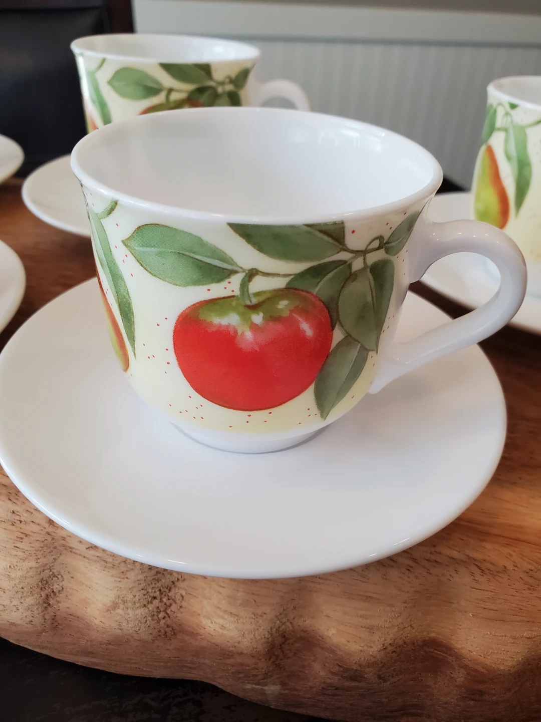 Set of 5 Teacups and Saucers with Tomato Design - photo 5
