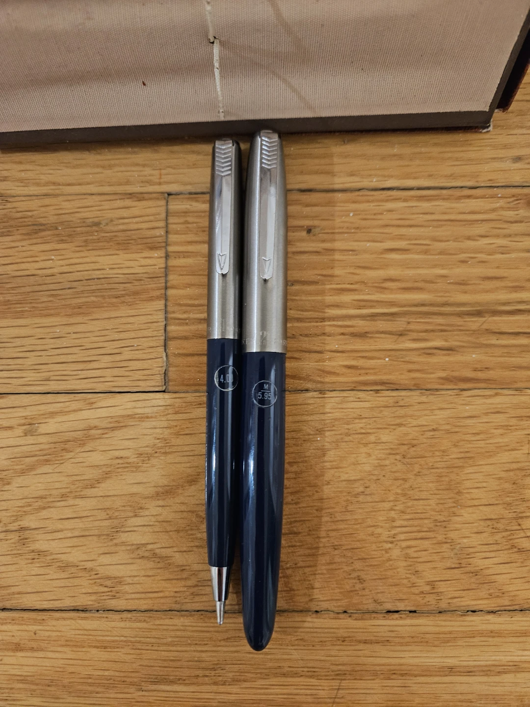 Vintage Parker Pen and Pencil Set in original box - photo 2