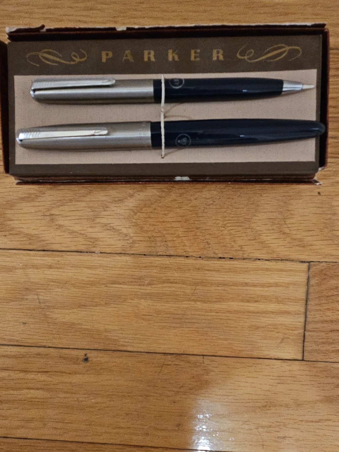 Vintage Parker Pen and Pencil Set in original box - photo 4